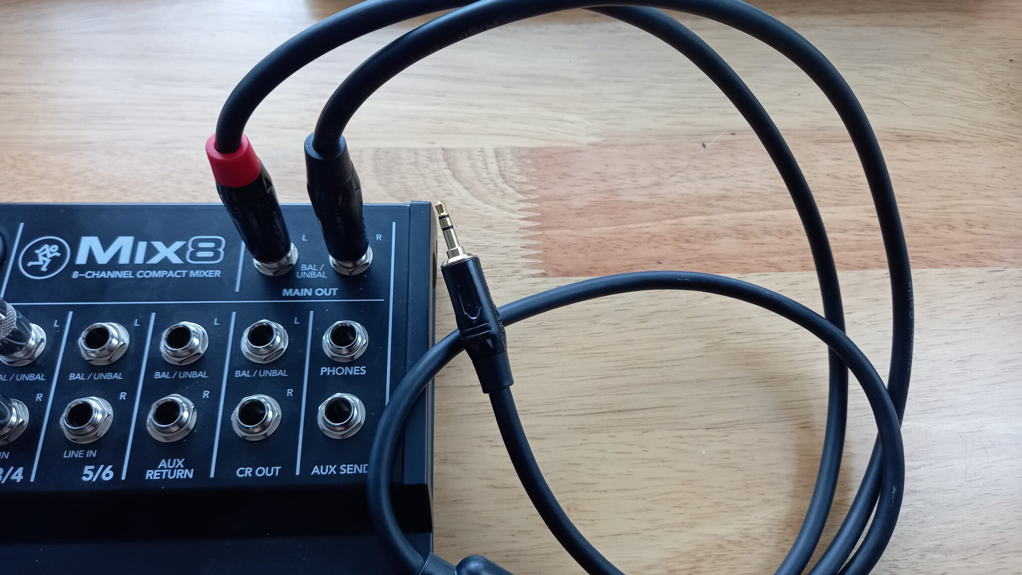 5 Ways To Connect a Synthesizer To a Computer Round Table Audio