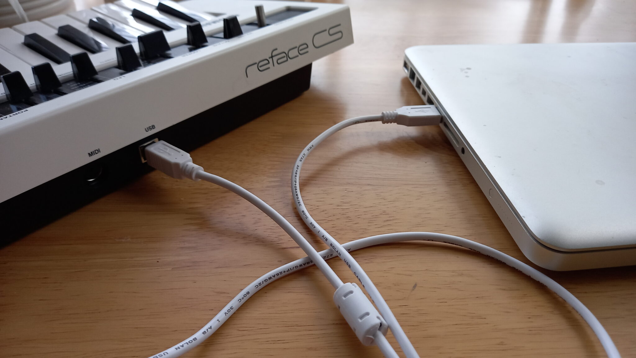 5 Ways To Connect a Synthesizer To a Computer Round Table Audio