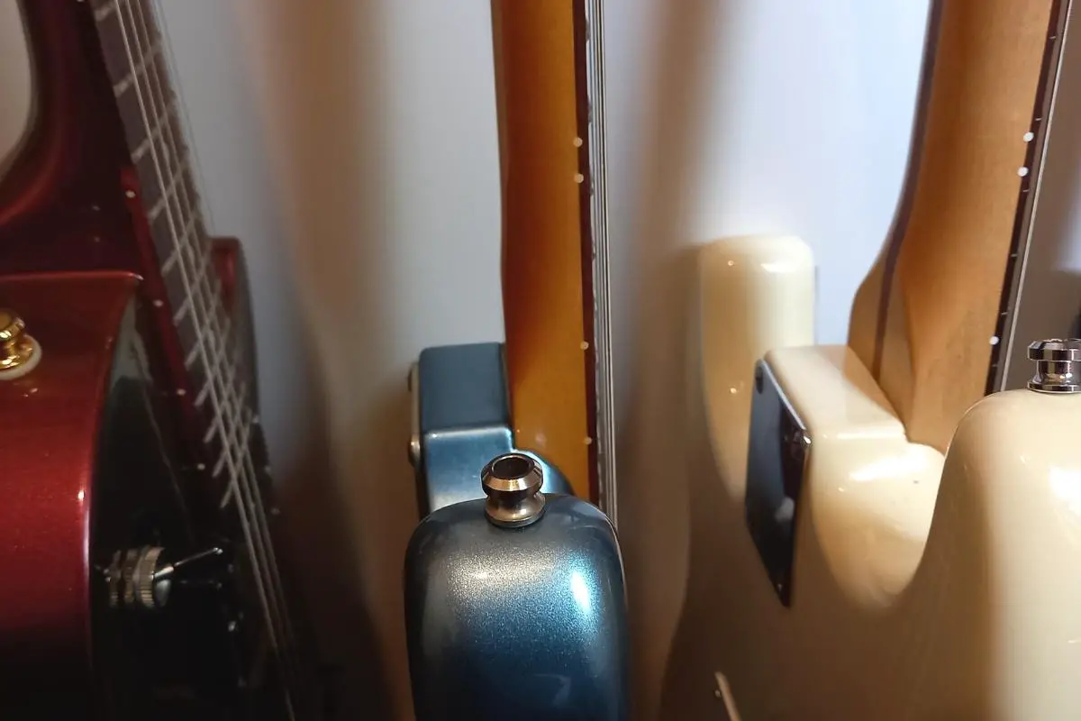 Guitar Neck Thickness Everything You Need to Know roundtable audio