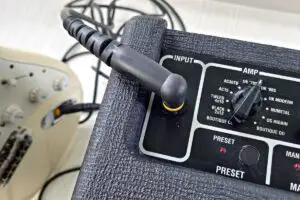 How to use a guitar amp