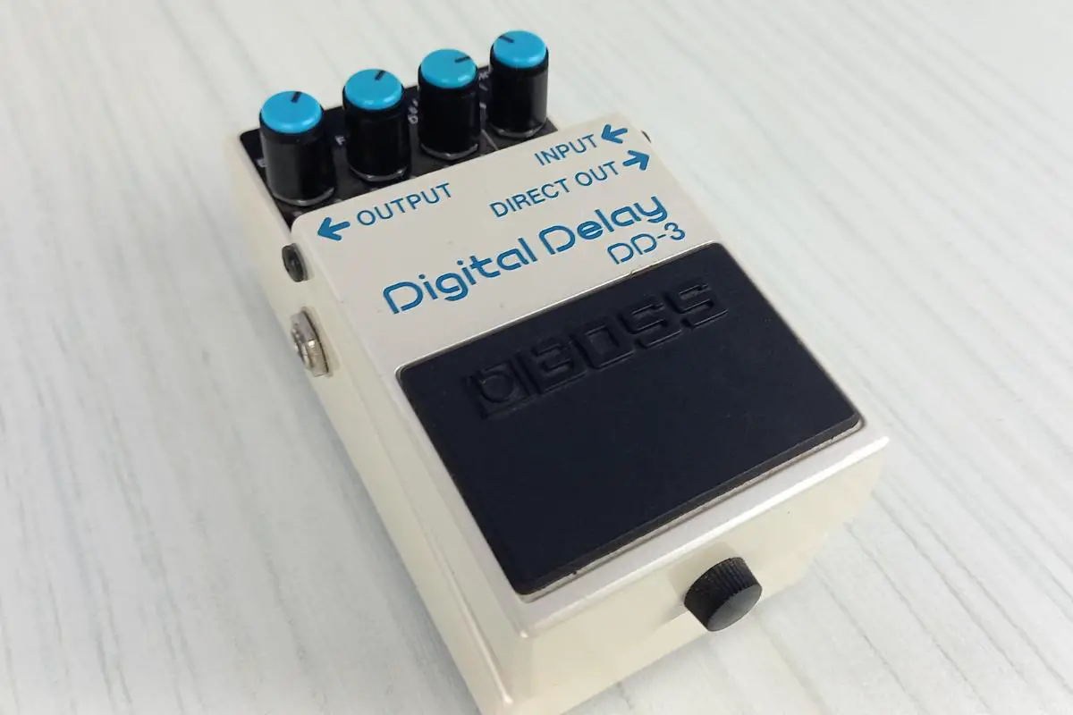 Analog vs Digital Delay Ultimate Beginners Guide roundtable audio