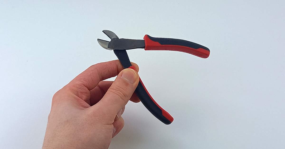 How to Cut Guitar Strings Testing 6 Methods roundtable audio