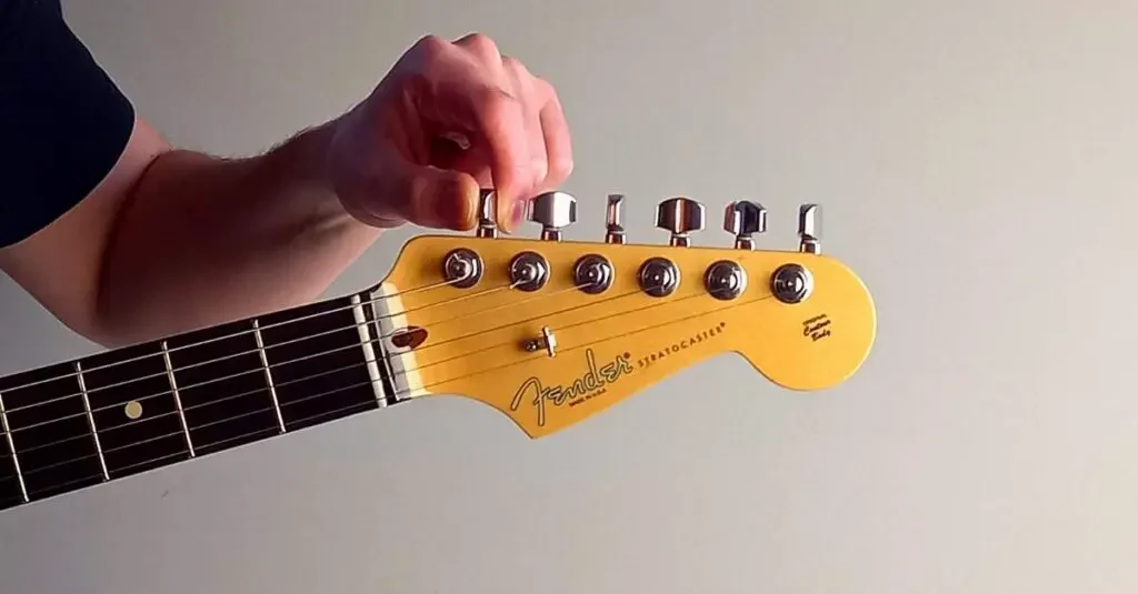 How to tune an electric guitar