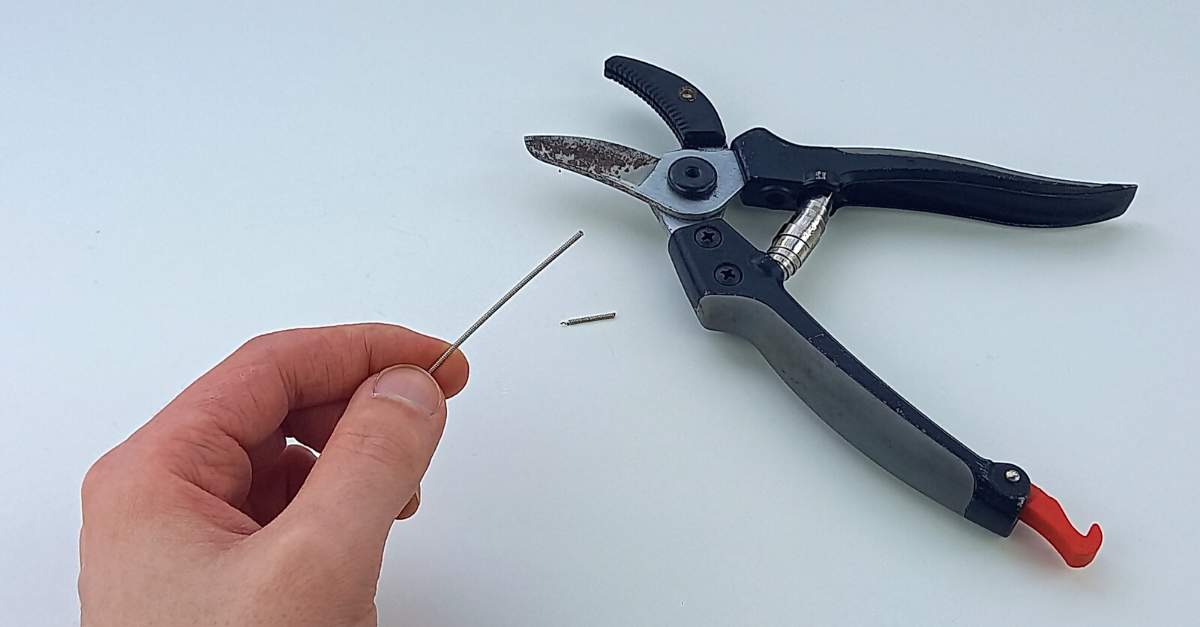 How to Cut Guitar Strings Testing 6 Methods roundtable audio