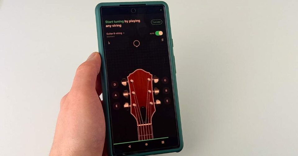 How to Tune an Electric Guitar Easy Beginners Guide roundtable audio